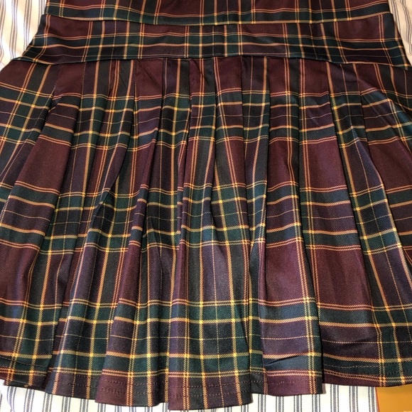 Misses Plaid Skort w/Pleats in Back - Picture 2 of 6